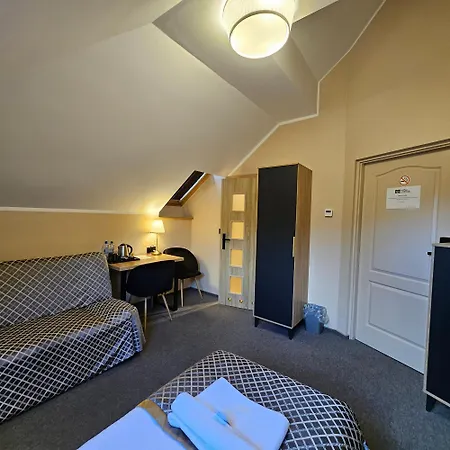 Willa Klodzko-Zacisze - Sauna - Silownia - Komnata Solna - Parking - Sniadanie - Check-In-24H فندق مبيت وإفطار كوادسكوم