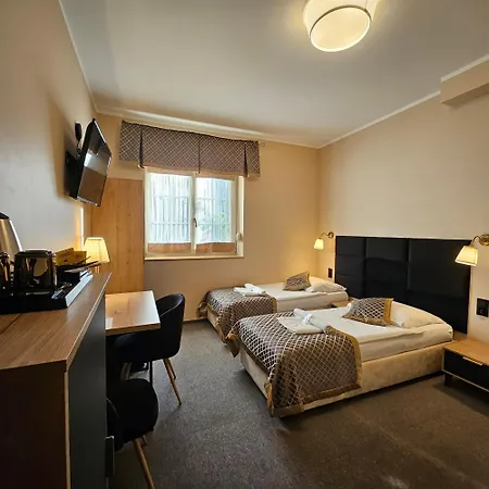 Bed & Breakfast Klodzko-zacisze - Sauna - Parking - Silownia - Komnata Solna Kłodzko
