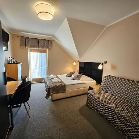 - Zacisze - Sauna - Silownia - Komnata Solna - Parking - Sniadanie -