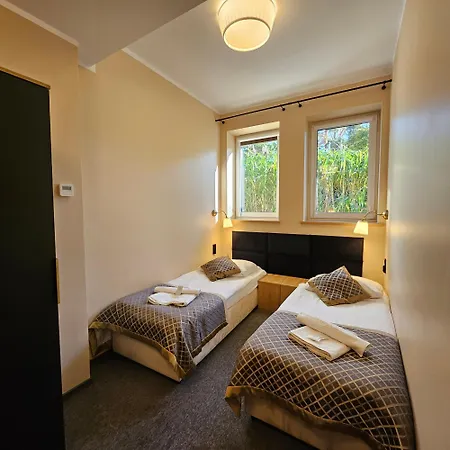 Willa Klodzko-Zacisze - Sauna - Silownia - Komnata Solna - Parking - Sniadanie - Check-In-24H Oda ve Kahvaltı Kłodzko