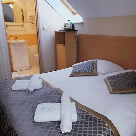 فندق مبيت وإفطار Willa Klodzko-Zacisze - Sauna - Silownia - Komnata Solna - Parking - Sniadanie - Check-In-24H