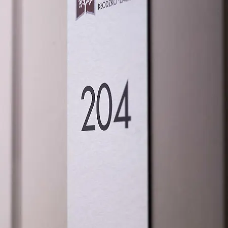 Willa Klodzko-Zacisze - Sauna - Silownia - Komnata Solna - Parking - Sniadanie - Check-In-24H فندق مبيت وإفطار كوادسكوم