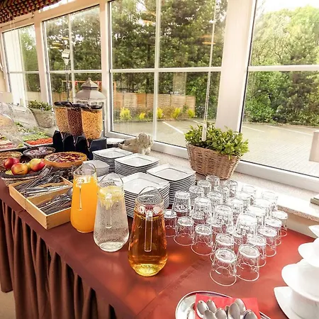 Willa Klodzko-Zacisze - Sauna - Silownia - Komnata Solna - Parking - Sniadanie - Check-In-24H فندق مبيت وإفطار كوادسكوم