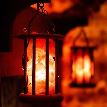 - Zacisze - Sauna - Silownia - Komnata Solna - Parking - Sniadanie - Kłodzko