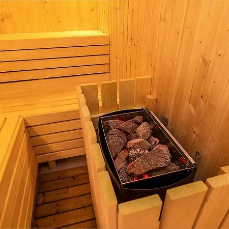 Willa Klodzko-Zacisze - Sauna - Silownia - Komnata Solna - Parking - Sniadanie - Check-In-24H فندق مبيت وإفطار