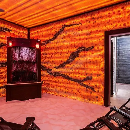 - Zacisze - Sauna - Silownia - Komnata Solna - Parking - Sniadanie - Panzió 3*