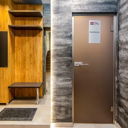 - Zacisze - Sauna - Silownia - Komnata Solna - Parking - Sniadanie - Panzió Kłodzko